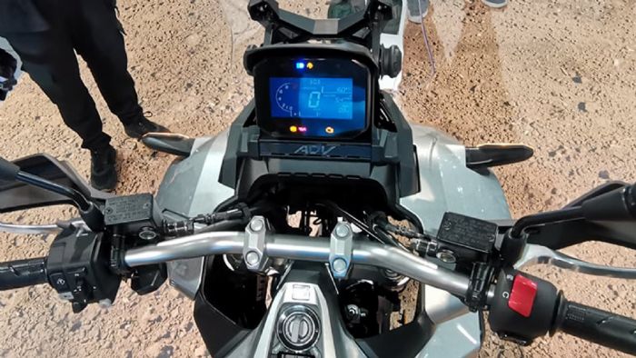 Honda ADV 350: Με ανεστραμμένο πιρούνι και χώρο για 2 full face κράνη 